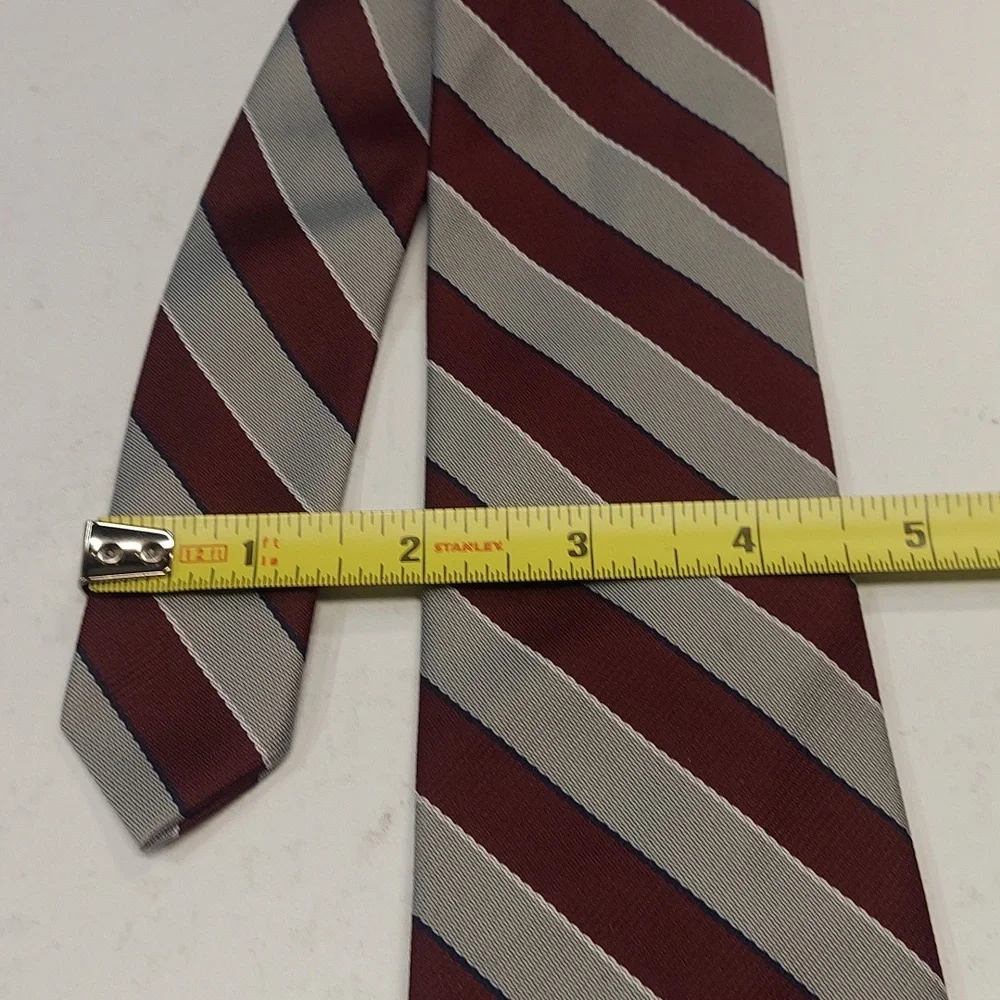 N/A clip burgundy